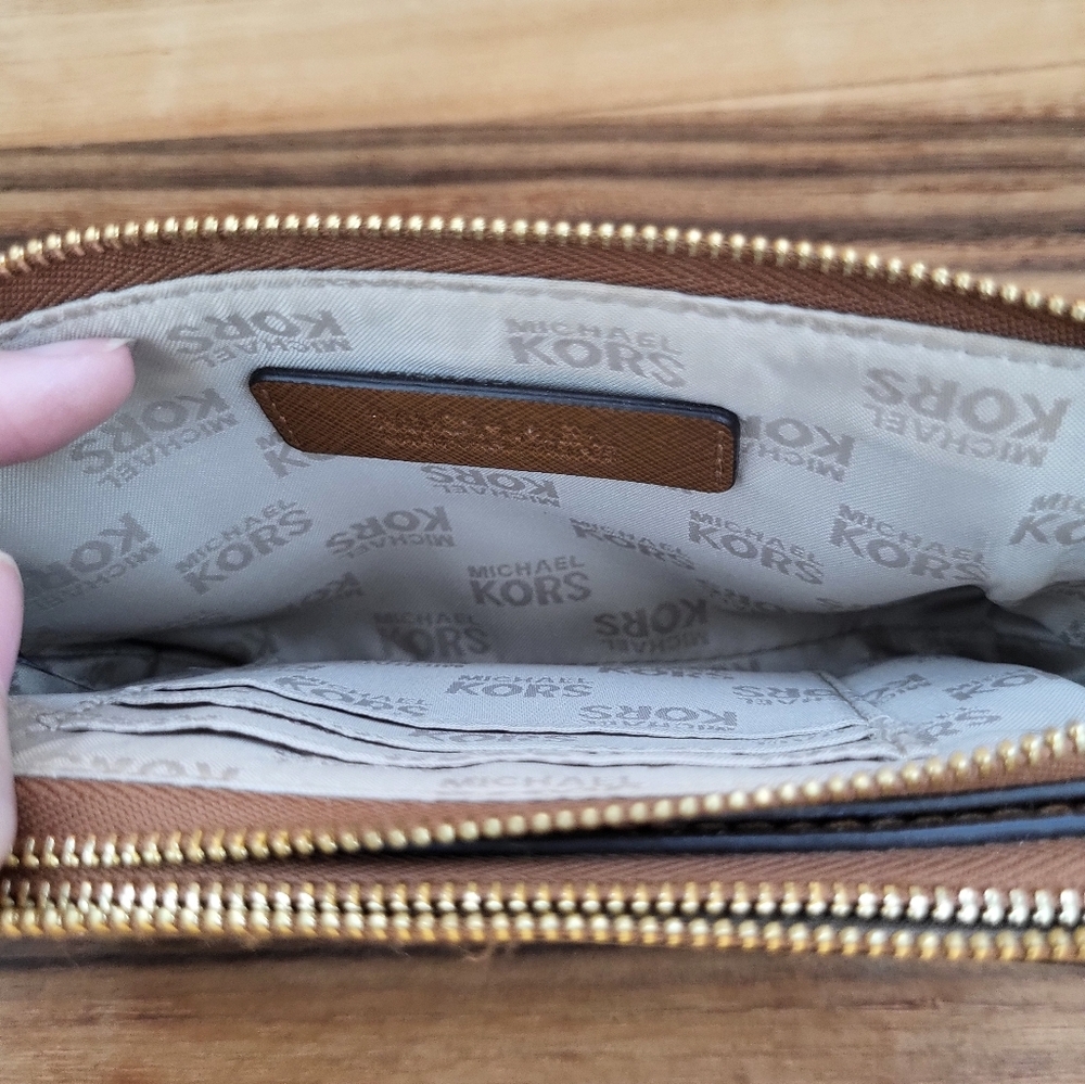 Michael Kors Double Zip Brown Wristlet, Like New Condition - Picture 3 of 5
